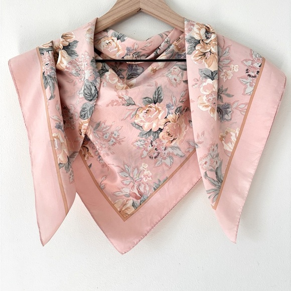 1980s Vintage Ralph Lauren Silk Rose Scarf - Picture 5 of 7